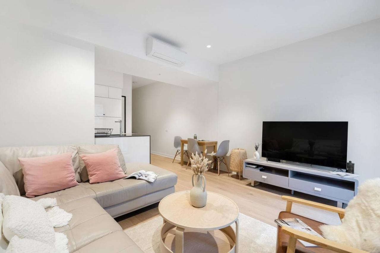 Refined City Pad In Central Melbourne With Poolアパートメント エクステリア 写真